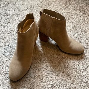 Dr. Scholl’s size 9 Booties